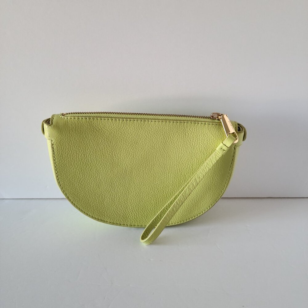 TALBOTS CRESCENT FAUX PEBBLED LEATHER WRISTLET IN GREEN